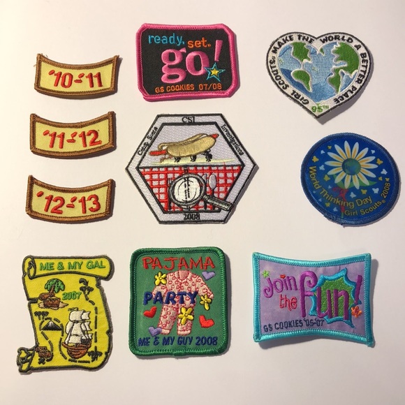 Vintage Girl Scout Fun Patches - Dated - Picture 2 of 2